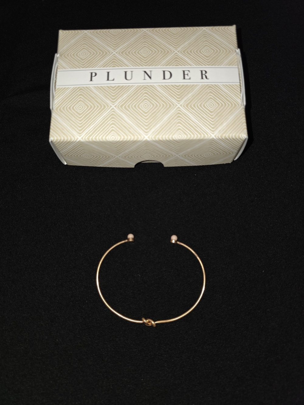 Plunder Gold Open Knot Bangle Bracelet